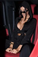 Топ с капюшоном чёрный